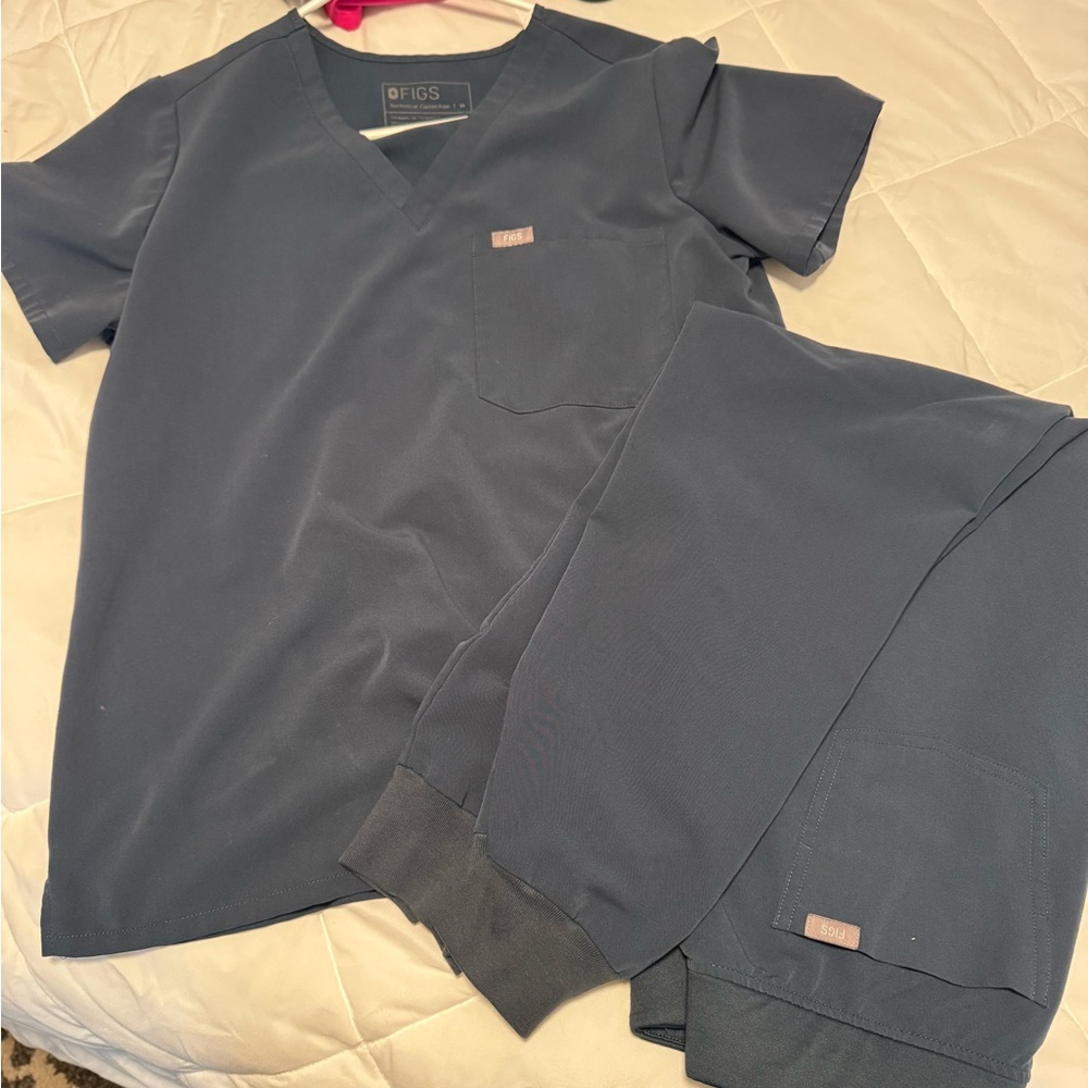 FIGS blue Scrub Set joggers